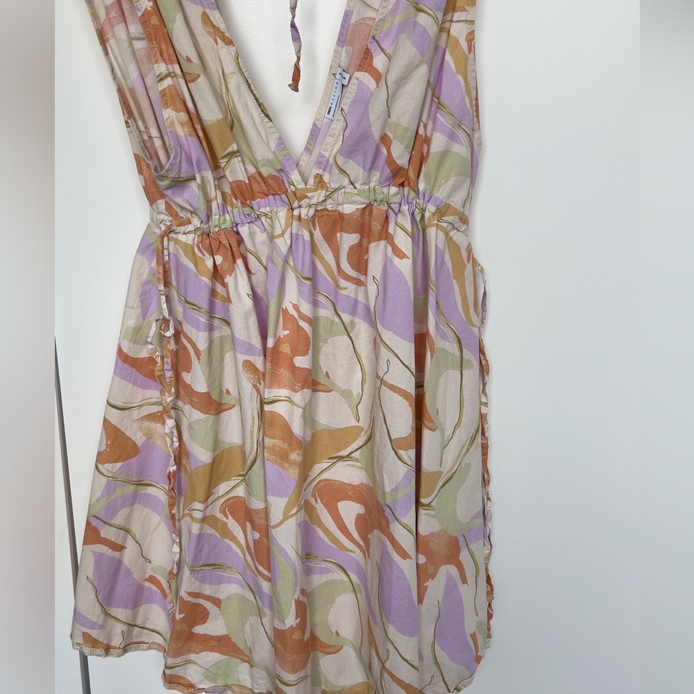 Sleeveless V-Neck Swirl Print Dress in Lavender, Peach & Cream - Picture 2 of 6